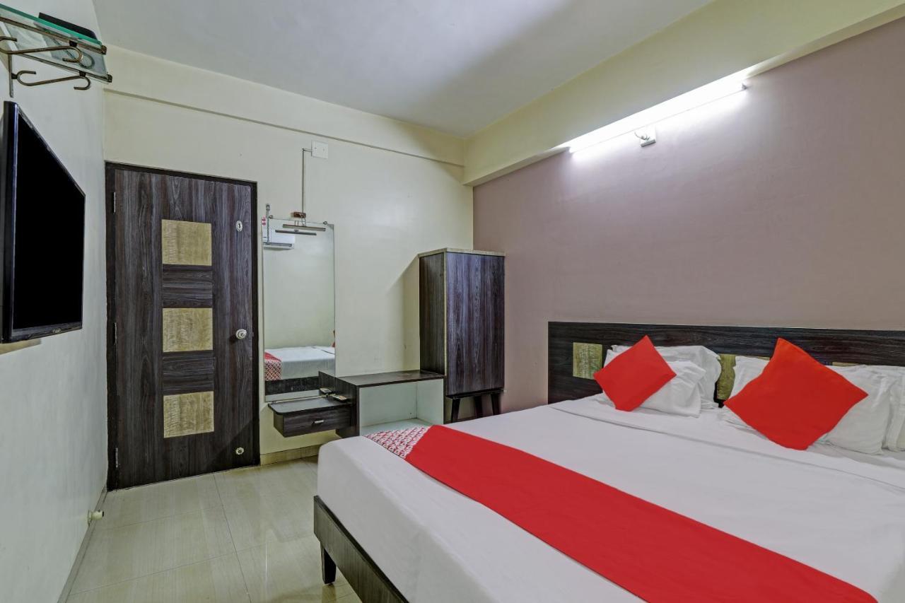 Oyo 82461 Hotel Darshan Banquet And Rooms Surat Luaran gambar