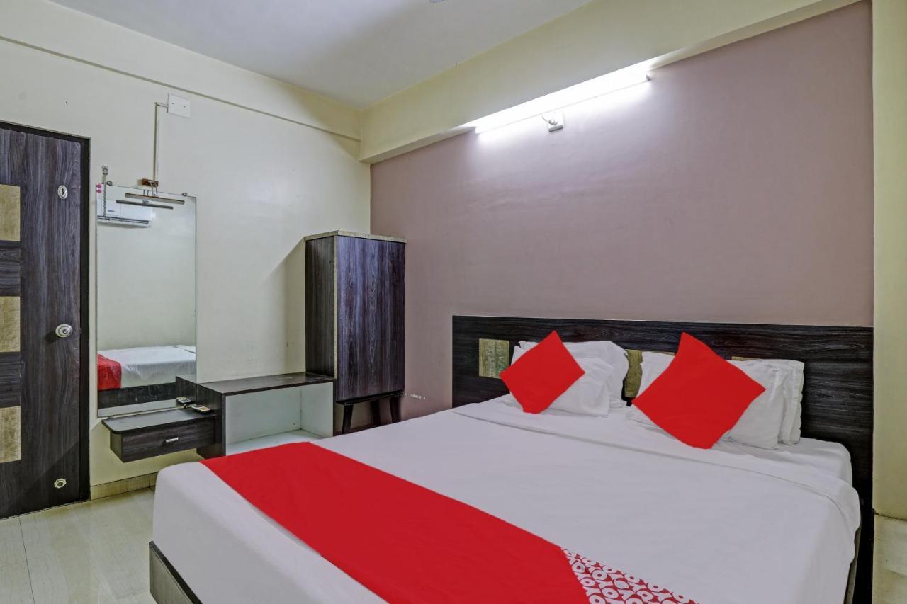 Oyo 82461 Hotel Darshan Banquet And Rooms Surat Luaran gambar